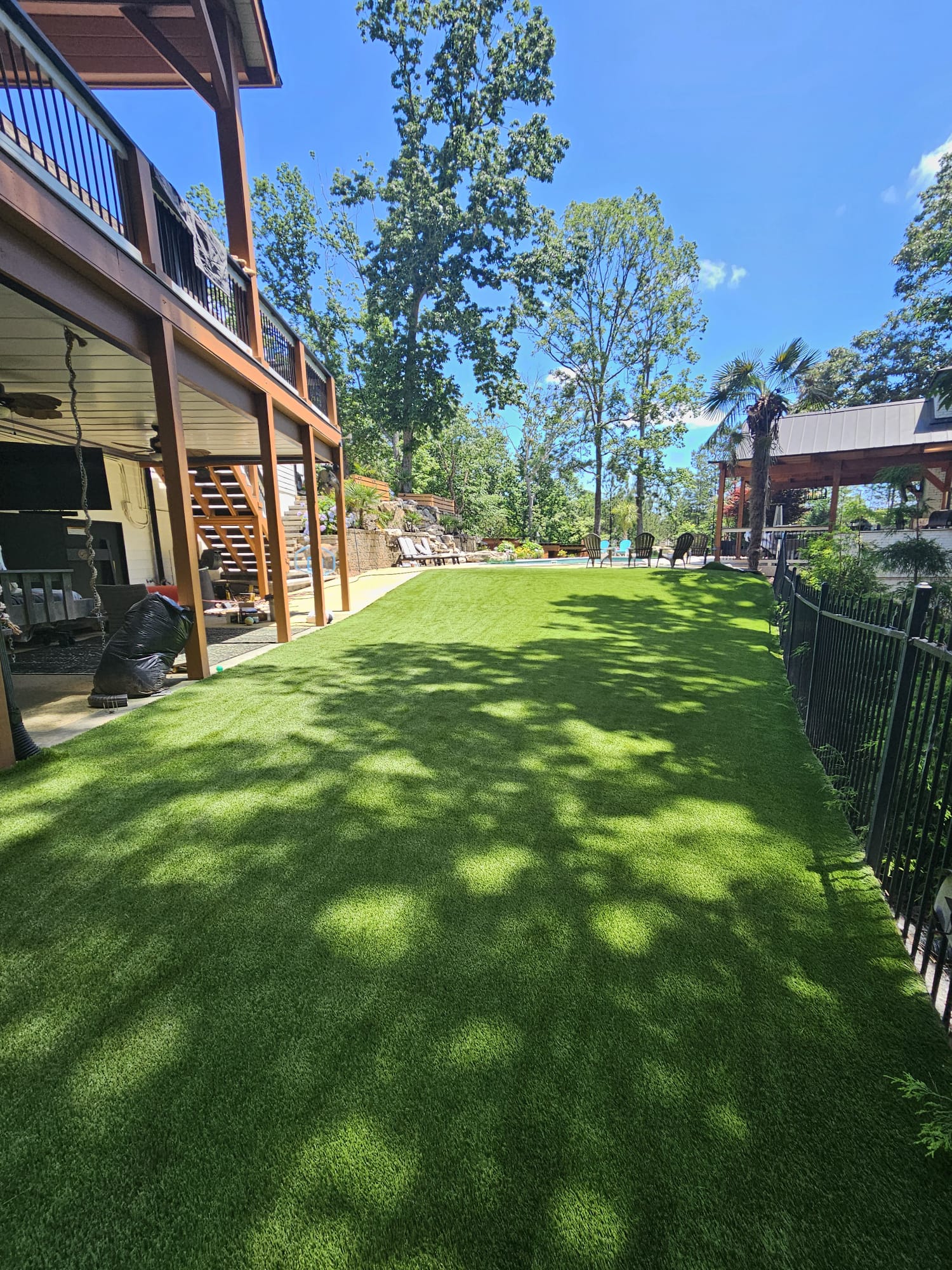 Year-round green artificial turf project in North Georgia by Kaizenscapes